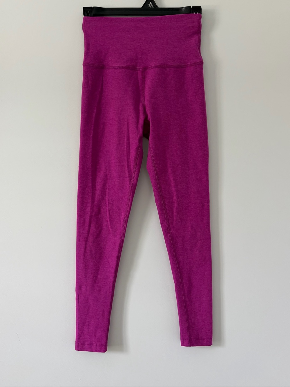 Beyond Yoga Caught in the Midi High Waist Leggings Berry Bliss Heather Seasonal